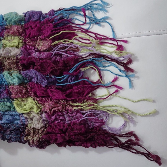 Suantrai of Ireland Woven Scarf - Picture 7 of 10